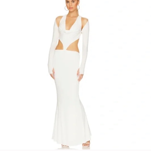 Revolve Hour: Kleid Yvonne Maxi Dress in Ivory - Picture 1 of 10